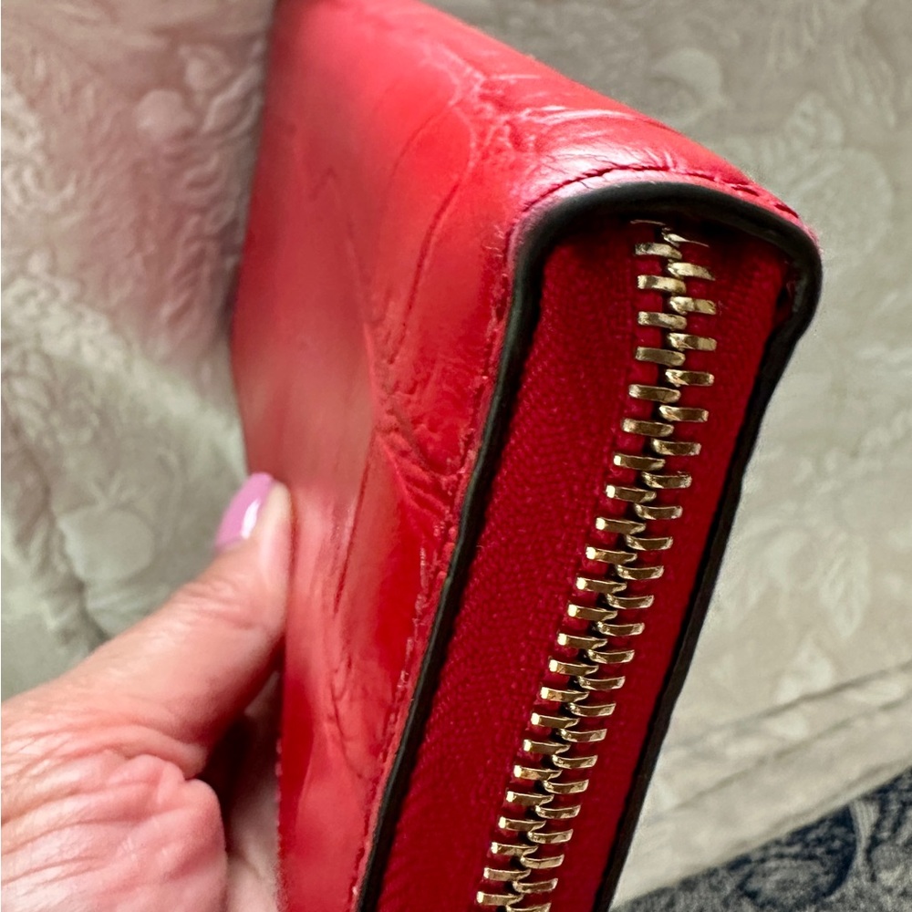 Michael Kors Red Croc-Pattern Zippy Wallet - Picture 3 of 11